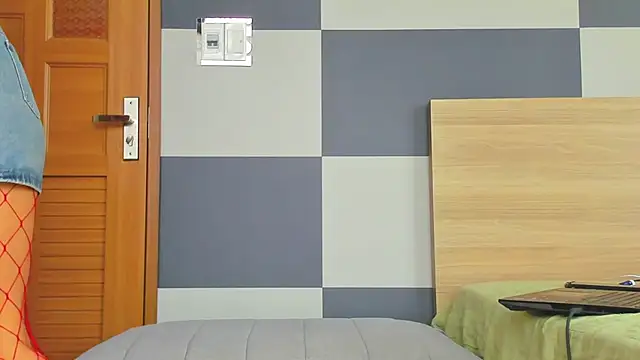 Kiera Thomas online show from January 12, 2025, 7:00 am