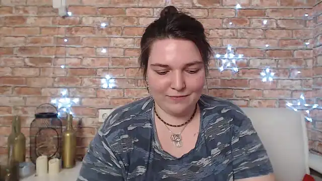 Amelia Kiss  online show from January 25, 2025, 6:45 am