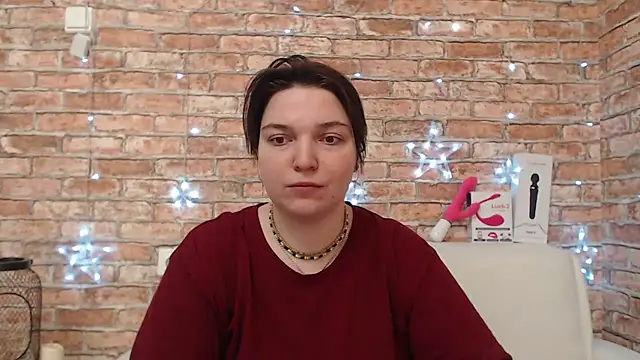 Amelia Kiss  online show from December 15, 2025, 12:37 am