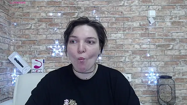 Snapshot of Amelia_Kiss_ chatting on February 9, 2026, 12:58 am Amelia Kiss online show from February 9, 2026, 12:58 am