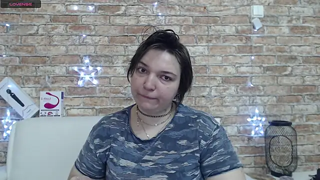 Snapshot of Amelia_Kiss_ chatting on February 16, 2026, 12:51 am Amelia Kiss online show from February 16, 2026, 12:51 am