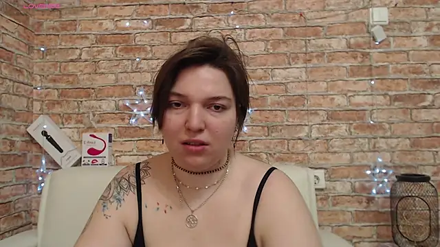 Snapshot of Amelia_Kiss_ chatting on February 17, 2026, 12:51 am Amelia Kiss online show from February 17, 2026, 12:51 am