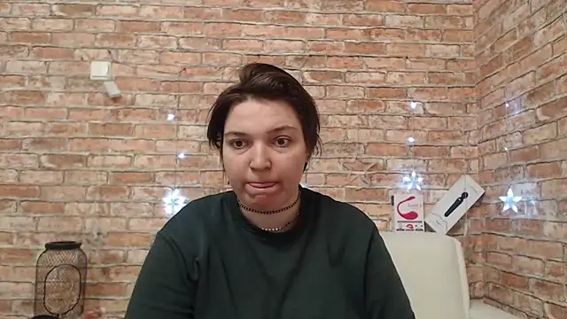 Snapshot of Amelia_Kiss_ chatting on February 20, 2026, 1:02 am Amelia Kiss online show from February 20, 2026, 1:02 am