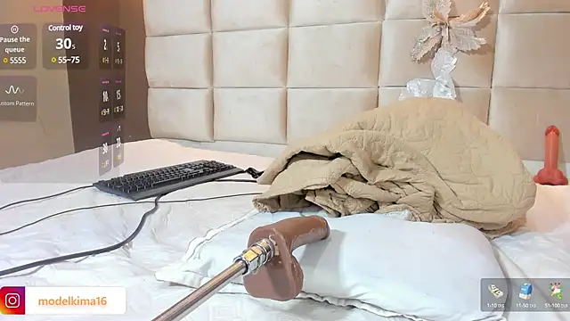 Snapshot of Kima1_ chatting on January 21, 2025, 11:02 pm Kima1 online show from January 21, 2025, 11:02 pm