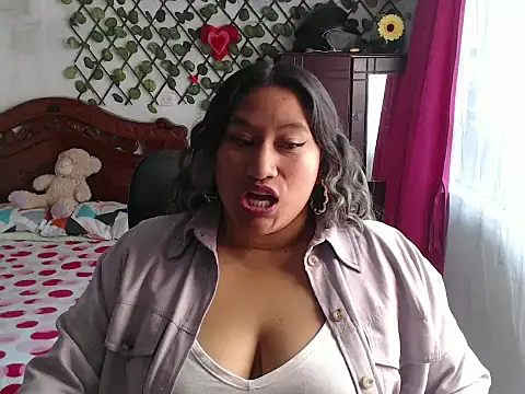 Snapshot of EmilyLove1014 chatting on December 20, 2024, 8:01 pm EmilyLove1014 online show from December 20, 2024, 8:01 pm