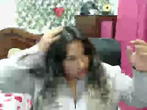 Snapshot of EmilyLove1014 chatting on December 21, 2024, 1:47 am EmilyLove1014 online show from December 21, 2024, 1:47 am