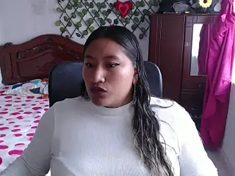 Snapshot of EmilyLove1014 chatting on December 24, 2024, 8:49 pm EmilyLove1014 online show from December 24, 2024, 8:49 pm