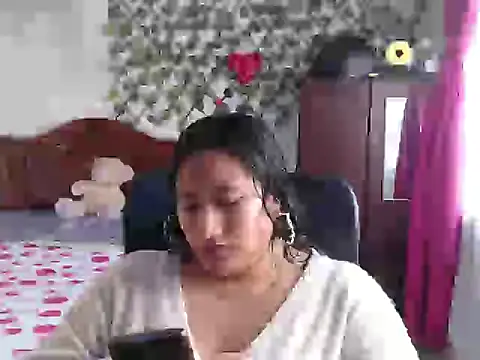 Snapshot of EmilyLove1014 chatting on January 3, 2025, 5:31 pm EmilyLove1014 online show from January 3, 2025, 5:31 pm