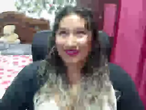 Snapshot of EmilyLove1014 chatting on January 8, 2025, 2:57 am EmilyLove1014 online show from January 8, 2025, 2:57 am