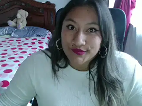 Snapshot of EmilyLove1014 chatting on January 11, 2025, 10:18 pm EmilyLove1014 online show from January 11, 2025, 10:18 pm