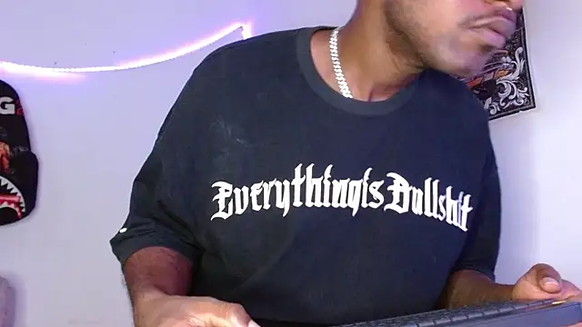 Snapshot of king__Black chatting on January 9, 2026, 2:09 pm king Black online show from January 9, 2026, 2:09 pm