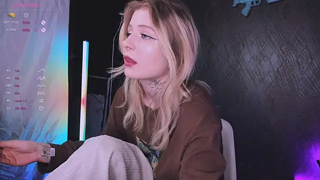 Snapshot of little_grinch666 chatting on December 20, 2025, 6:04 pm little grinch666 online show from December 20, 2025, 6:04 pm