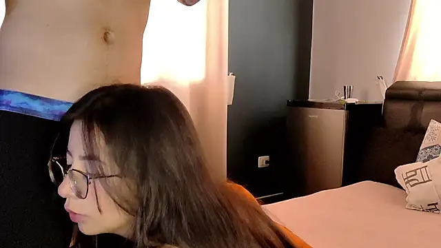 Snapshot of Alaia_sam chatting on March 21, 2025, 3:35 pm Alaia sam online show from March 21, 2025, 3:35 pm