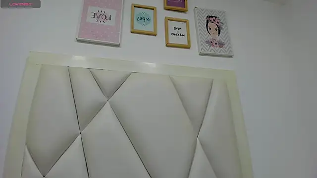 atilanadiaz7 online show from February 12, 2026, 6:03 pm