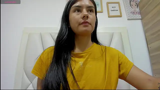 atilanadiaz7 online show from March 18, 2026, 5:16 pm