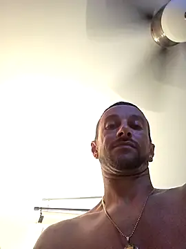 Twin2222 online show from October 21, 2025, 4:24 am