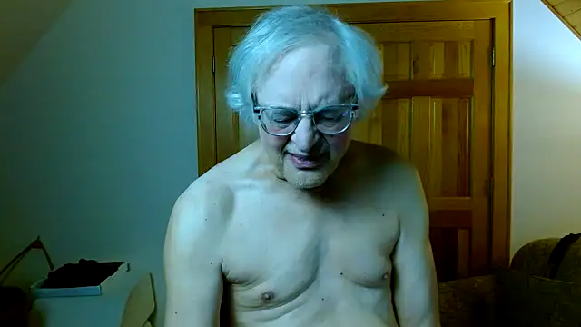 stripfun23 online show from November 1, 2025, 1:29 am