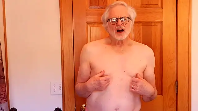 stripfun23 online show from March 12, 2026, 6:58 pm