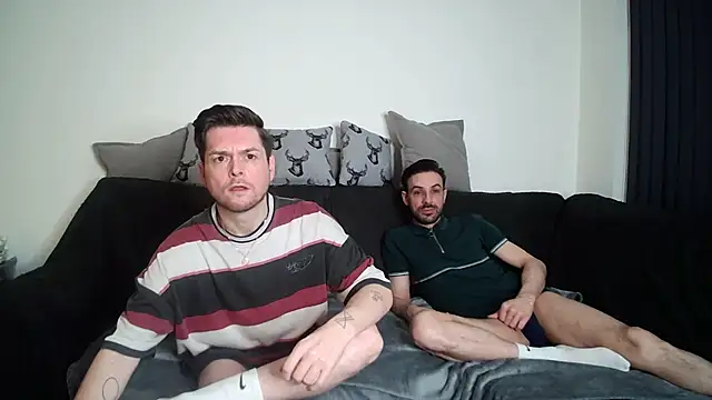 Snapshot of twotwinkhusbandss chatting on November 29, 2025, 6:22 pm twotwinkhusbandss online show from November 29, 2025, 6:22 pm