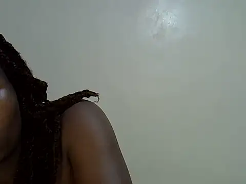 Sonnia  online show from April 16, 2026, 9:39 pm