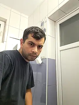 hornny1995 online show from October 9, 2025, 4:05 pm