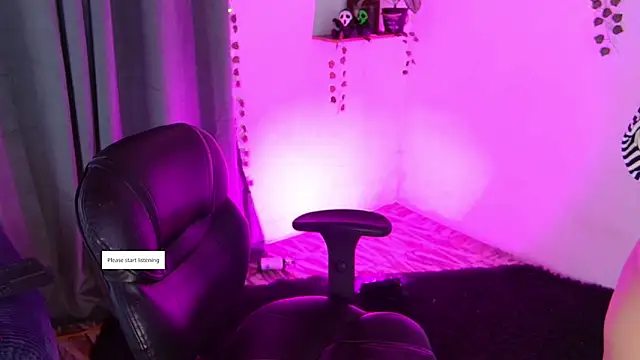 vayolett01 dakotta online show from April 12, 2026, 3:44 am