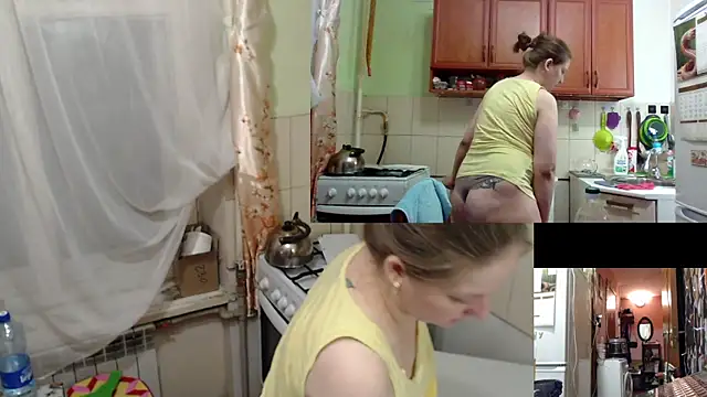 Sakura Green online show from November 4, 2025, 4:28 pm