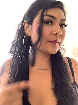 Snapshot of Juli_Walker chatting on May 11, 2026, 2:56 pm Juli Walker online show from May 11, 2026, 2:56 pm