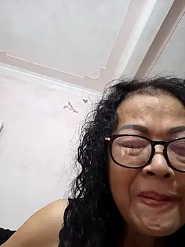 Snapshot of Hotestlove chatting on October 31, 2025, 1:56 pm Hotestlove online show from October 31, 2025, 1:56 pm