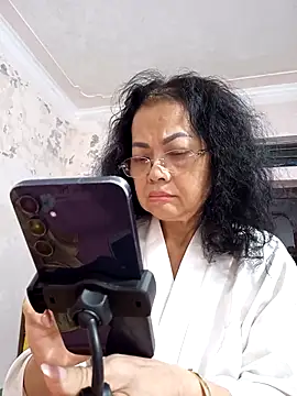 Snapshot of Hotestlove chatting on November 1, 2025, 2:52 pm Hotestlove online show from November 1, 2025, 2:52 pm