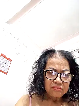 Snapshot of Hotestlove chatting on November 15, 2025, 2:24 pm Hotestlove online show from November 15, 2025, 2:24 pm