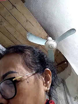 Snapshot of Hotestlove chatting on November 21, 2025, 12:54 am Hotestlove online show from November 21, 2025, 12:54 am