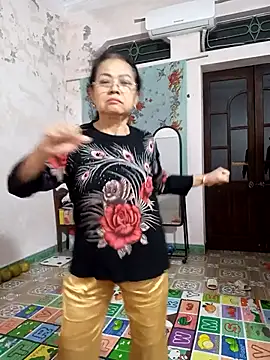 Snapshot of Hotestlove chatting on November 24, 2025, 2:39 pm Hotestlove online show from November 24, 2025, 2:39 pm