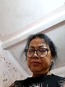 Snapshot of Hotestlove chatting on November 29, 2025, 11:57 am Hotestlove online show from November 29, 2025, 11:57 am