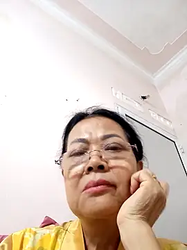 Snapshot of Hotestlove chatting on December 2, 2025, 6:41 am Hotestlove online show from December 2, 2025, 6:41 am