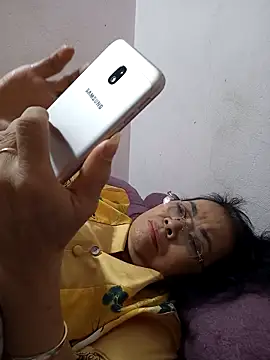 Snapshot of Hotestlove chatting on December 17, 2025, 11:05 am Hotestlove online show from December 17, 2025, 11:05 am