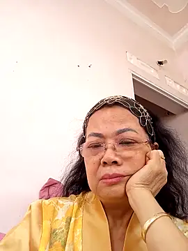 Snapshot of Hotestlove chatting on December 18, 2025, 12:17 am Hotestlove online show from December 18, 2025, 12:17 am