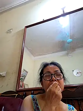 Hotestlove online show from April 13, 2026, 12:27 am