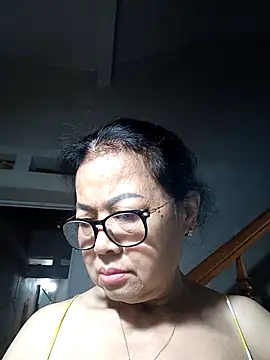 Snapshot of Hotestlove chatting on April 21, 2026, 2:26 am Hotestlove online show from April 21, 2026, 2:26 am