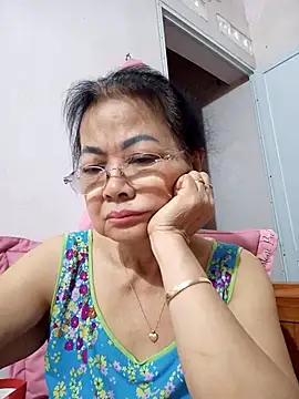 Snapshot of Hotestlove chatting on May 4, 2026, 10:17 pm Hotestlove online show from May 4, 2026, 10:17 pm