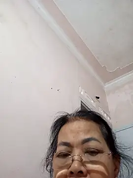 Snapshot of Hotestlove chatting on May 5, 2026, 12:46 pm Hotestlove online show from May 5, 2026, 12:46 pm