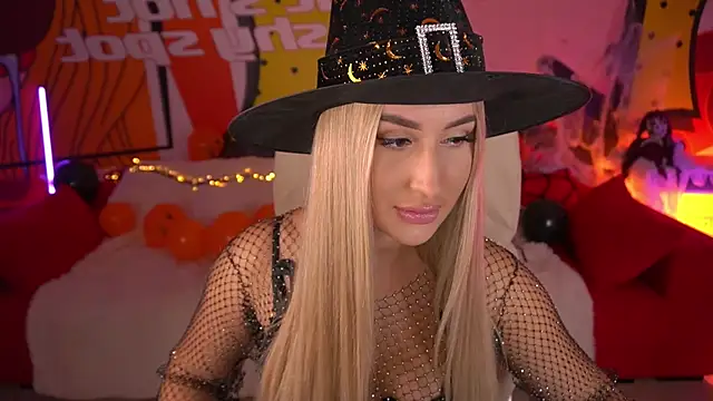 LiaBrazzerr online show from October 31, 2025, 2:18 pm