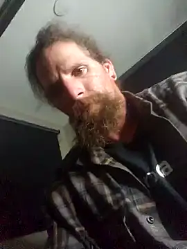 Snapshot of Crackkers chatting on December 12, 2024, 12:55 pm Crackkers online show from December 12, 2024, 12:55 pm