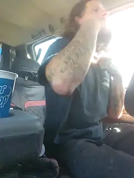 Snapshot of Crackkers chatting on January 21, 2025, 6:34 pm Crackkers online show from January 21, 2025, 6:34 pm