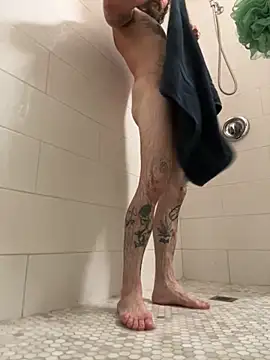 Snapshot of Crackkers chatting on October 20, 2025, 4:57 am Crackkers online show from October 20, 2025, 4:57 am