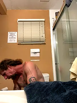 Snapshot of Crackkers chatting on October 26, 2025, 4:51 am Crackkers online show from October 26, 2025, 4:51 am