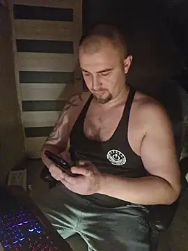 Foxyshaved online show from October 31, 2025, 3:40 am