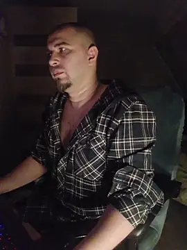 Foxyshaved online show from November 17, 2025, 3:45 am