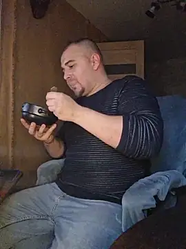 Foxyshaved online show from December 16, 2025, 11:26 am