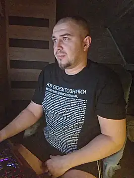 Foxyshaved online show from January 13, 2026, 5:35 am